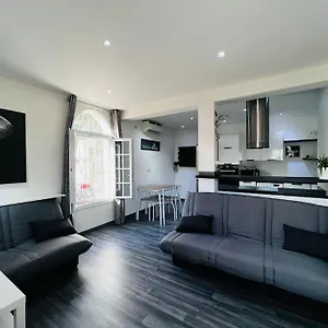 Charmant Deux Pieces Au Calme Appartement Mougins